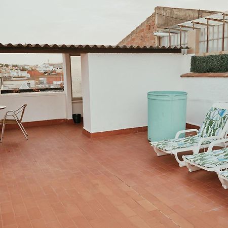 Loft Hostal Group يوريت دي مار المظهر الخارجي الصورة