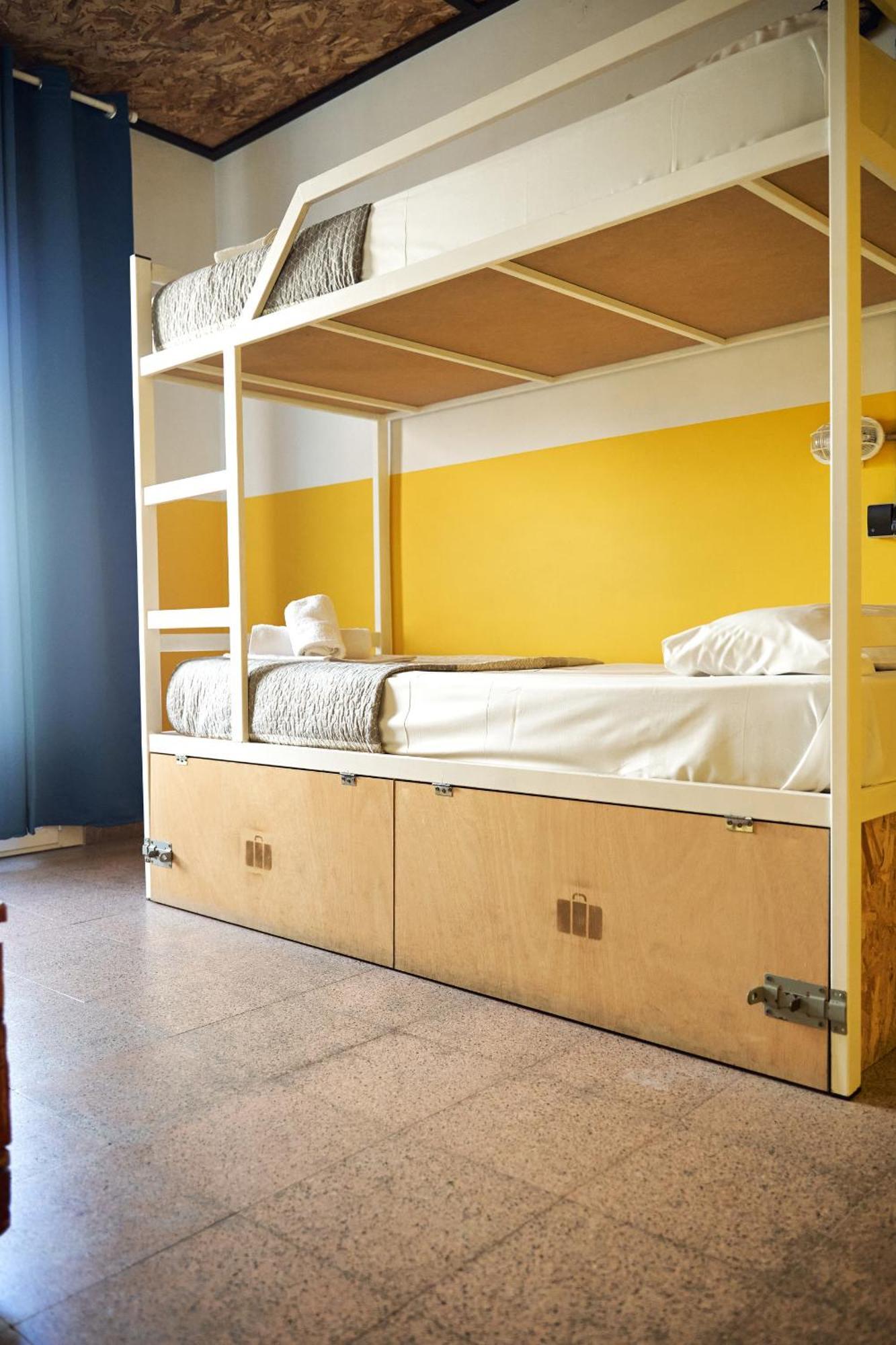Loft Hostal Group يوريت دي مار المظهر الخارجي الصورة